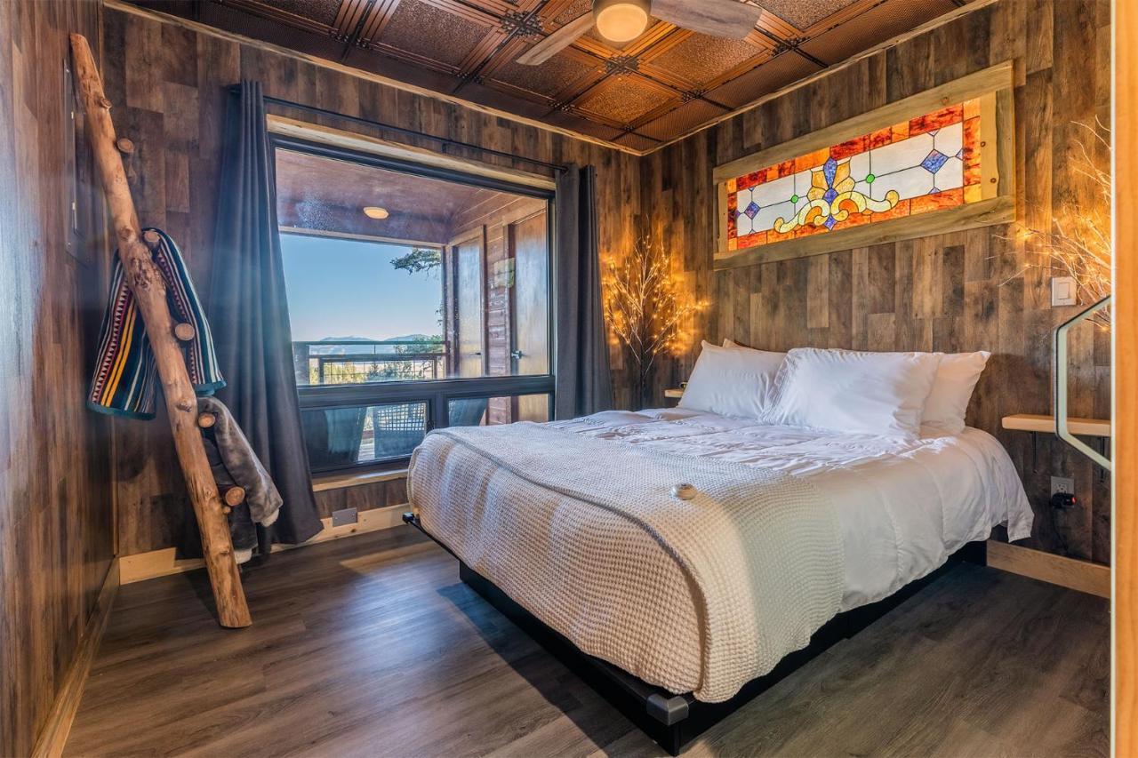 Ridgewalk Treehouse Bed & Breakfast Angel Fire Exterior photo