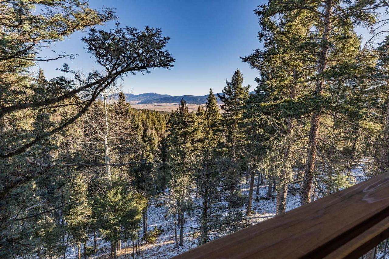 Ridgewalk Treehouse Bed & Breakfast Angel Fire Exterior photo